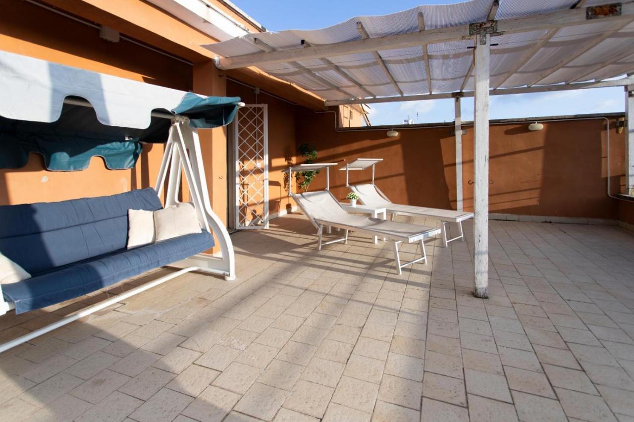 Апартаменты Casa Aurora - Terrazza Con Vista San Pietro Рим Экстерьер фото